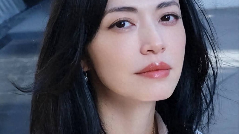 网传姚晨离婚遭官媒批评？经查证为虚假消息